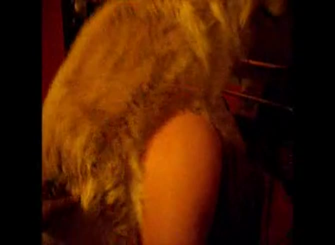 Video :Lady with wet pussy got smashed in dog porno